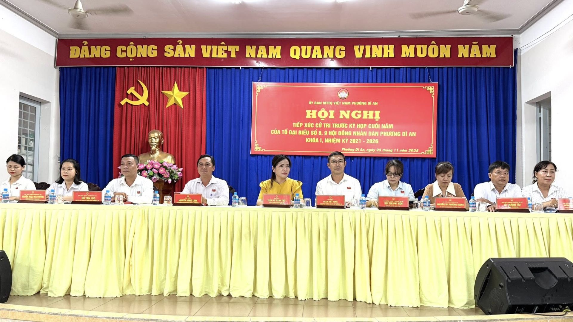 C&oacute; thể l&agrave; h&igrave;nh ảnh về c&aacute;i bục v&agrave; văn bản cho biết 'ĐẢNG C&Ocirc;NG SẢN VIET NAM QUANG VINH MU&Ocirc;N NĂM Cύ YBA PRUSNG AN HOK NGHI n&iota;EP . CỨTH HỌP OPCU CUO NAM 0่อ NHAN NHẬN PHƯUNG D AN 2020 Pootng &Acirc;n, S KHOAI NHIỆM a所 สฟตย #mdo 2035 営原限品 - POPN'