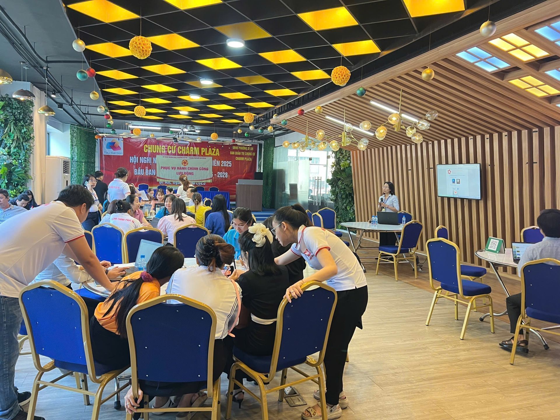 Tham gia của người d&acirc;n