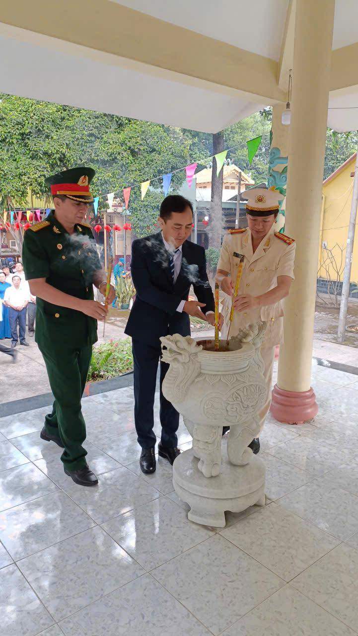 C&oacute; thể l&agrave; h&igrave;nh ảnh về đ&agrave;i kỷ niệm