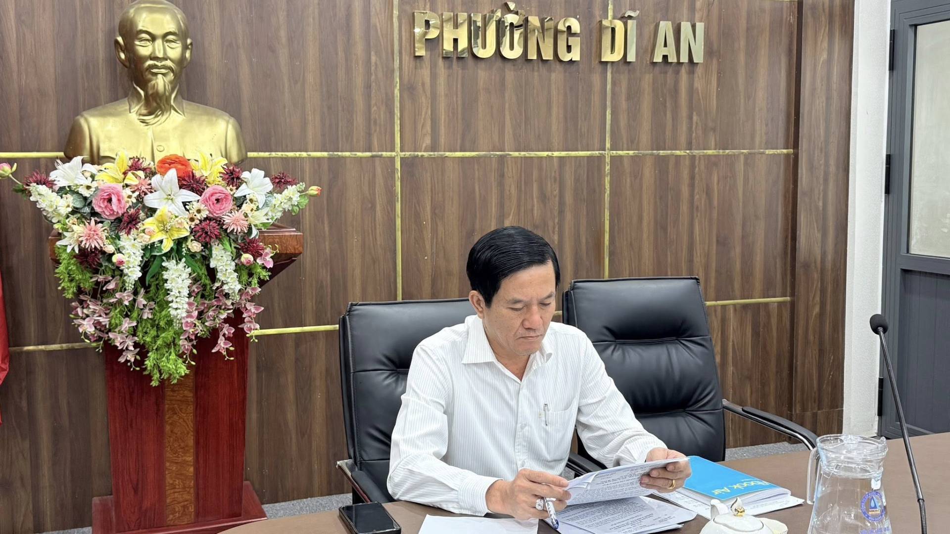 C&oacute; thể l&agrave; h&igrave;nh ảnh về ph&ograve;ng tin tức v&agrave; văn bản