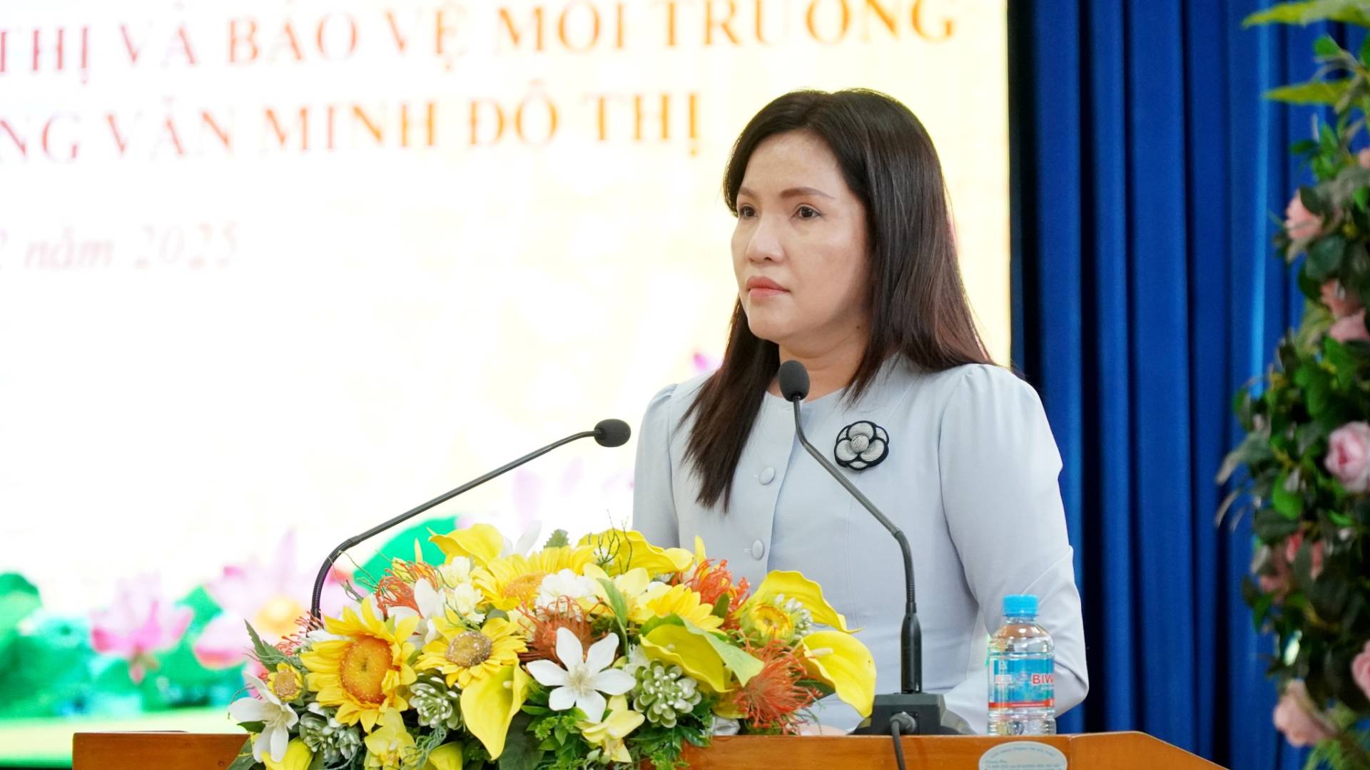 C&oacute; thể l&agrave; h&igrave;nh ảnh về văn bản cho biết 'HIVABAONE 10I IRI ONG ١١١۱ MINH DO THỊ n&agrave;m 2025 BIW'