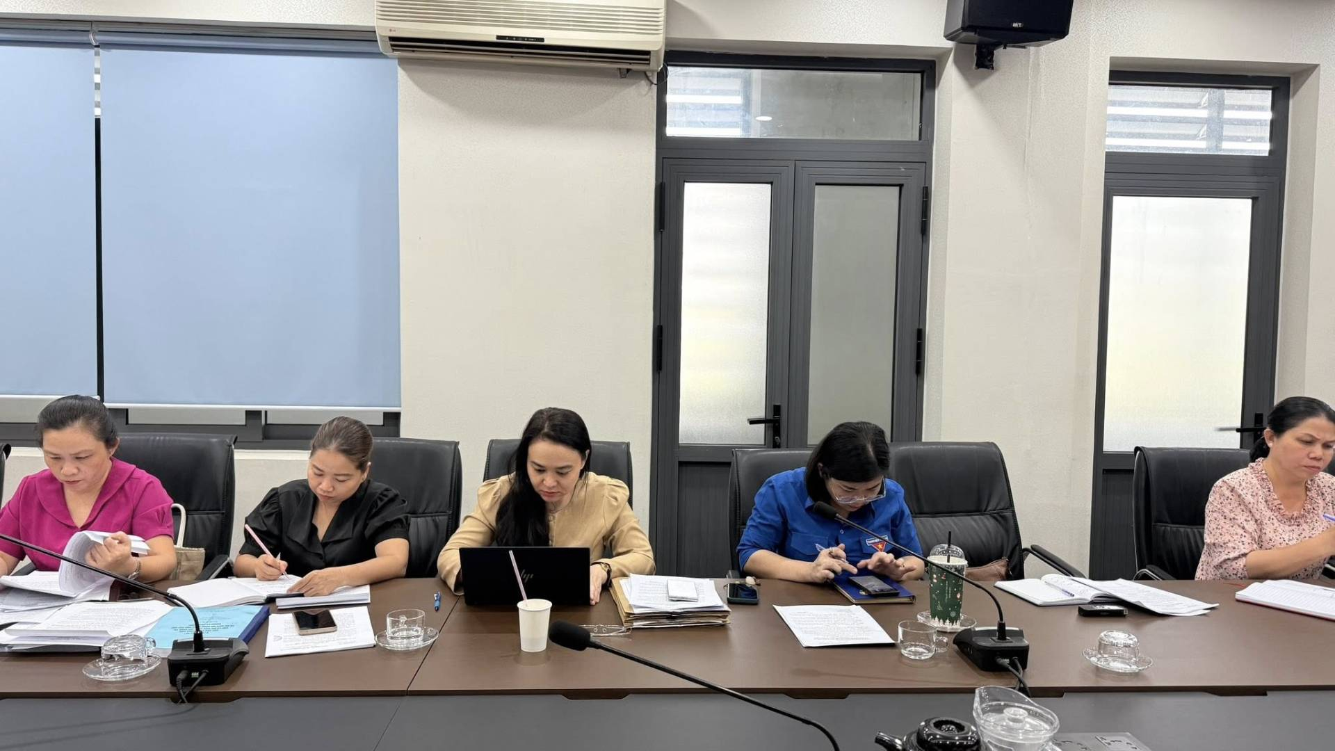 C&oacute; thể l&agrave; h&igrave;nh ảnh về học tập v&agrave; b&agrave;n