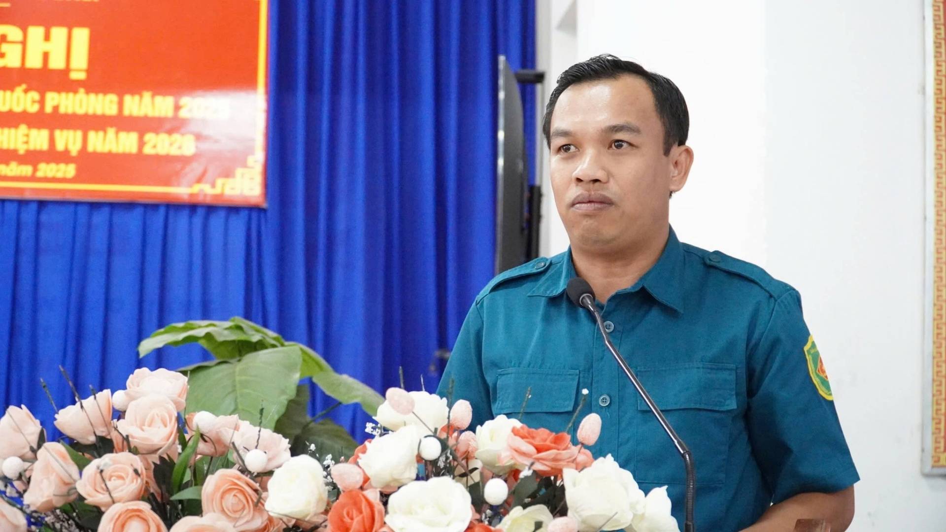 C&oacute; thể l&agrave; h&igrave;nh ảnh về c&aacute;i bục v&agrave; văn bản cho biết 'HI ชด PH&Ograve;NG NĂM HIỆM ขบ NĂM 2028 2025 GD'