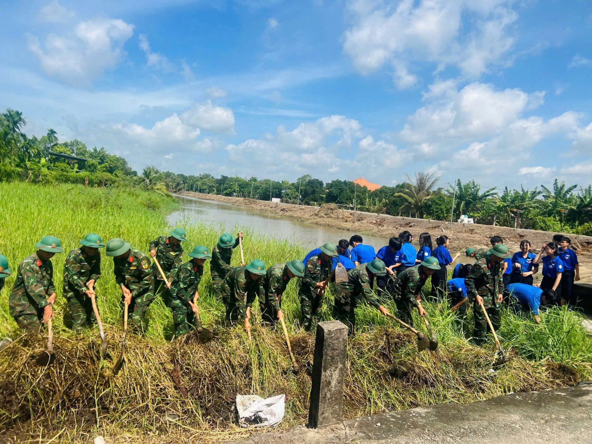 TRỒNG CÂY XANH - PHỦ XANH KÊNH RẠCH