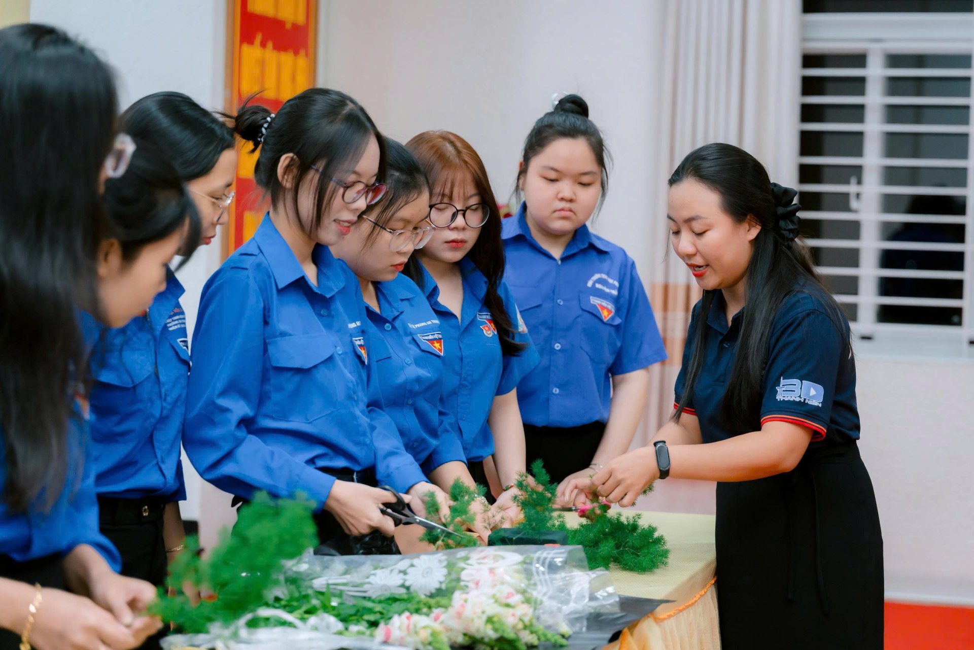WORKSHOP NGHỆ THUẬT CẮM HOA VỚI CHỦ ĐỀ "HOA XINH TỰ TAY MÌNH"