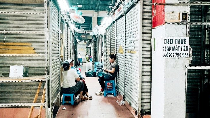 Xuất hóa đơn điện tử khi bán hàng: Nhiều tiểu thương đóng sạp chờ... hướng dẫn?