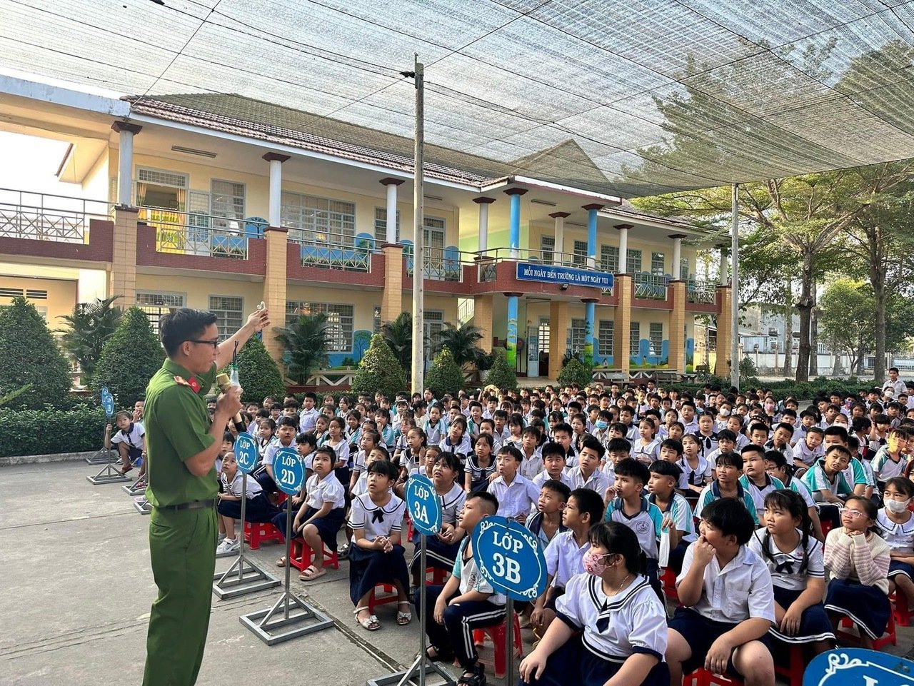 TUYÊN TRUYỀN PHÒNG CHỐNG MA TUÝ HỌC ĐƯỜNG, TÁC HẠI CỦA THUỐC LÀ ĐIỆN TỬ CHO THANH THIẾU NHI NĂM 2024.