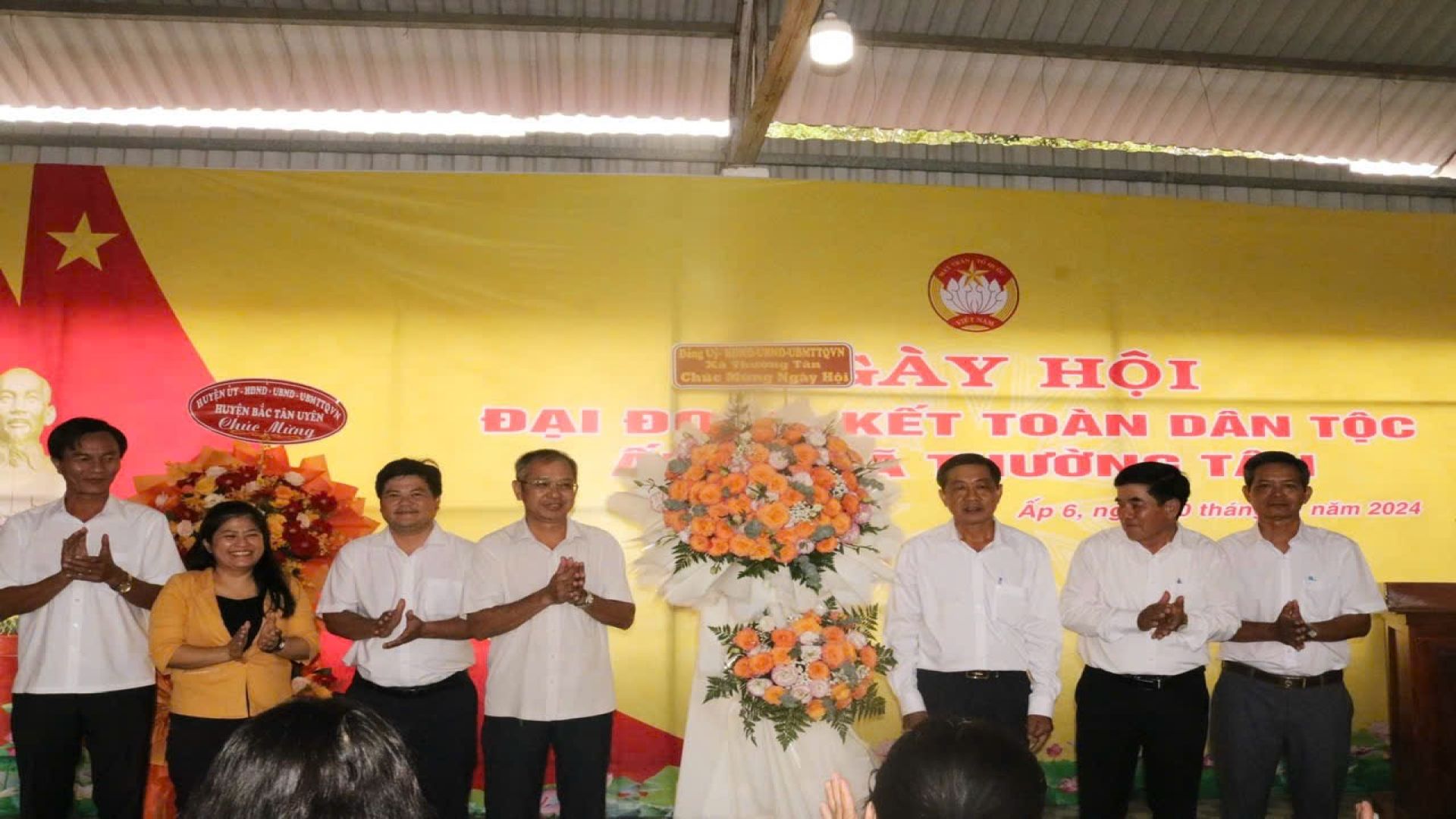 Cán bộ và nhân dân ấp 6 xã Thường Tân tổ chức ngày hội đại đoàn kết toàn dân tộc nhân kỷ niệm 94 năm ngày truyền thống Mặt trận Mặt trận tổ quốc Việt Nam (18/11/1930-18/11/2024).