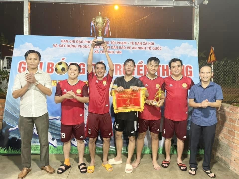 GIẢI BÓNG ĐÁ TRUYỀN THỐNG CHÀO MỪNG KỶ NIỆM 18 NĂM NGÀY HỘI TOÀN DÂN BẢO VỆ AN NINH TỔ QUỐC (19/8/2005 - 19/8/2023) XÃ THƯỜNG TÂN LẦN THƯ II NĂM 2023.