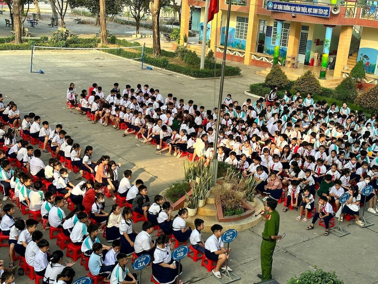 TUYÊN TRUYỀN PHÒNG CHỐNG MA TUÝ HỌC ĐƯỜNG, TÁC HẠI CỦA THUỐC LÀ ĐIỆN TỬ CHO THANH THIẾU NHI NĂM 2024