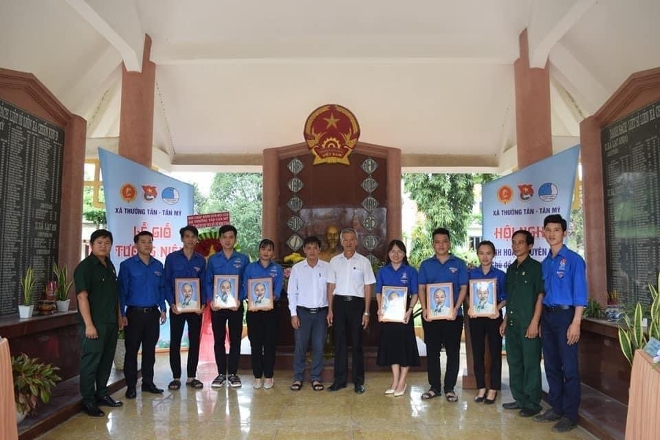 LỄ GIỖ TƯỞNG NIỆM - SINH HOẠT CHUYÊN ĐỀ " HỒ CHÍ MINH VÀ NHỮNG DI HUẤN VỚI THANH NIÊN"