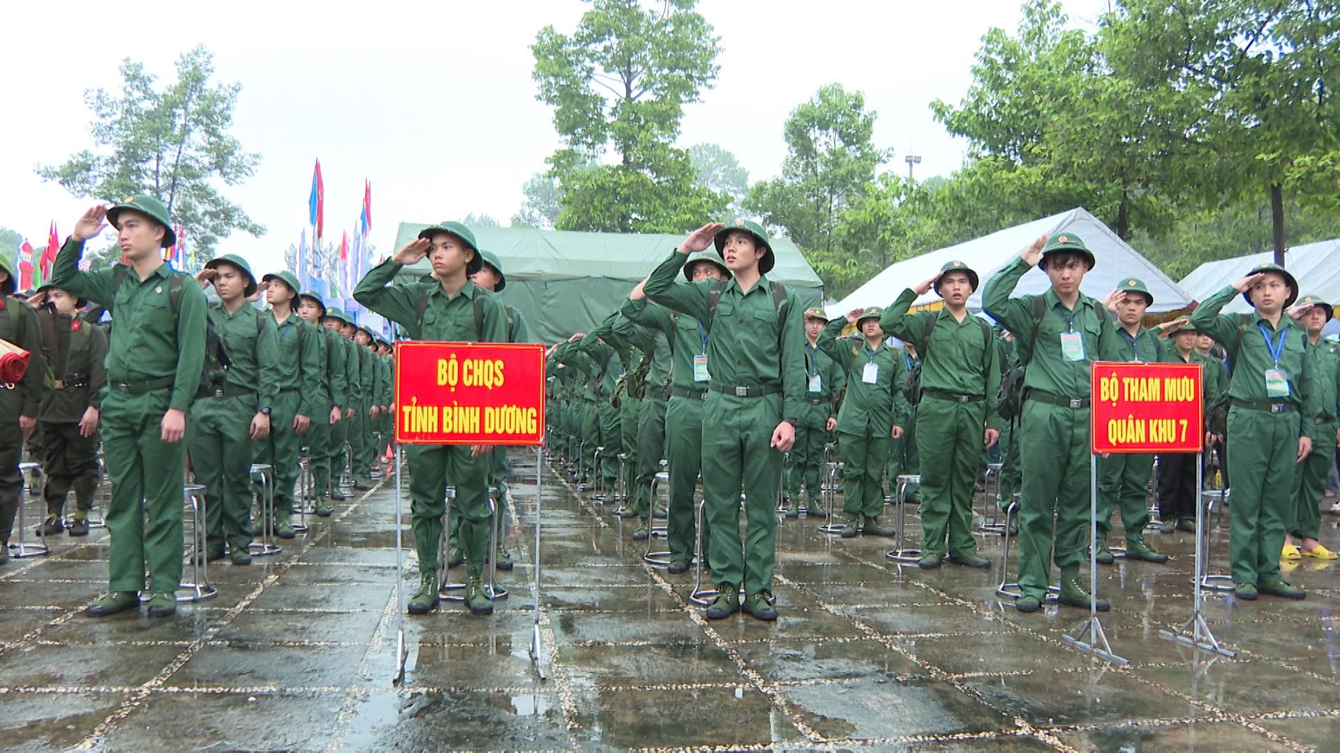Có thể là hình ảnh về 14 người và văn bản cho biết 'BỘ CHQS TÌNHBÌNHDƯƠNG TÌNH BÌNH DƯƠNG BỘTHAMMƯU BỘ THAM QUÁNKHU KHU7'