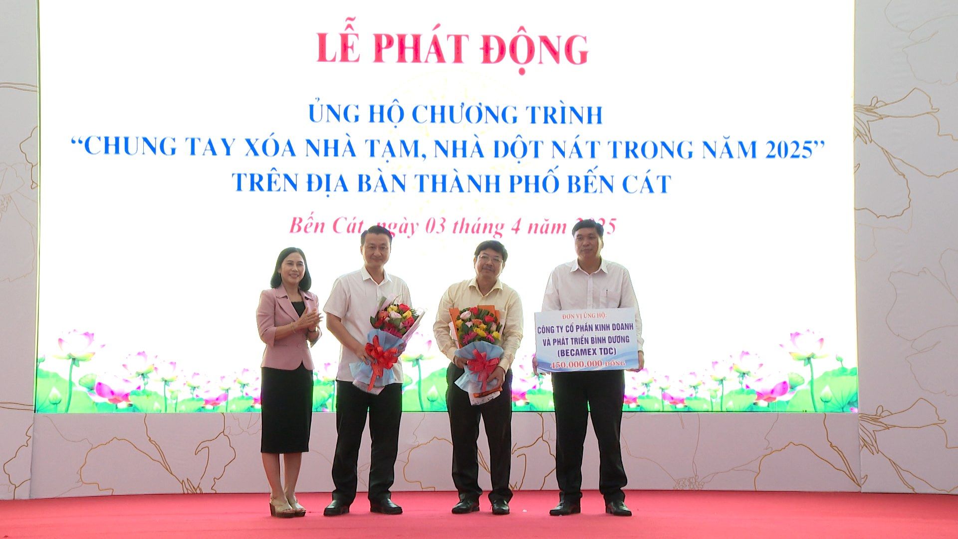 Có thể là đồ họa về 4 người và văn bản cho biết 'LỄ PHÁT ĐỘNG ỦNG HỘ CHƯƠNG TRÌNH "CHUNG TAY XÓA NHÀ TAM, NHÀ DỘT NÁT TRONG NĂM 2025" TRÊN ĐỊA BÀN THANH PHỐ BẾN CÁT Bến Cátngày Cát υσαy 03 tháng 4 năm CONG TYCO 2 PHÁN ΝΚιΗ QOANH PHAT TRIÊN HH.И DƯONG (BECAMEY TDC DCJ 150,000.00100P PINI L0'