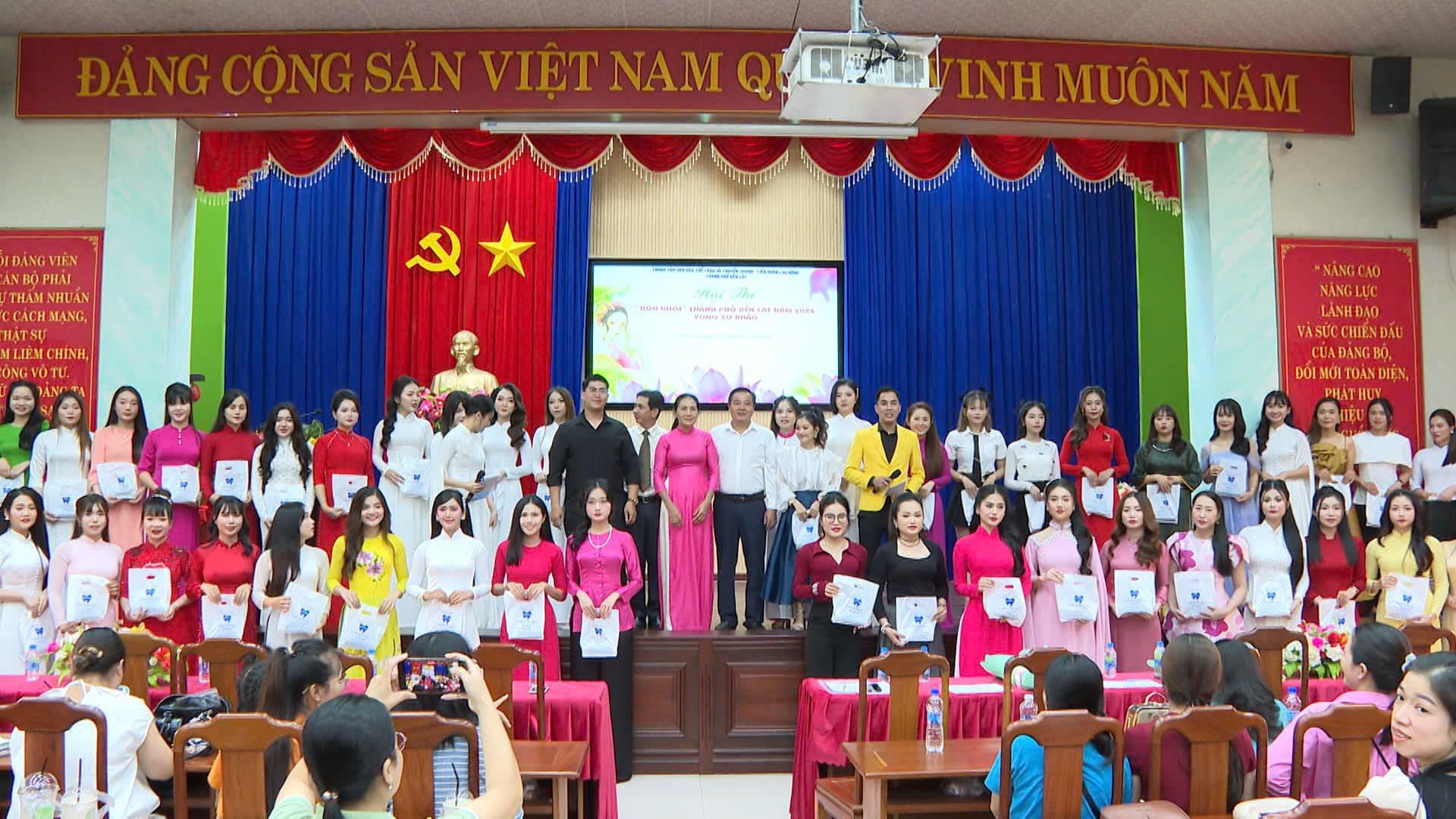 Có thể là hình ảnh về văn bản