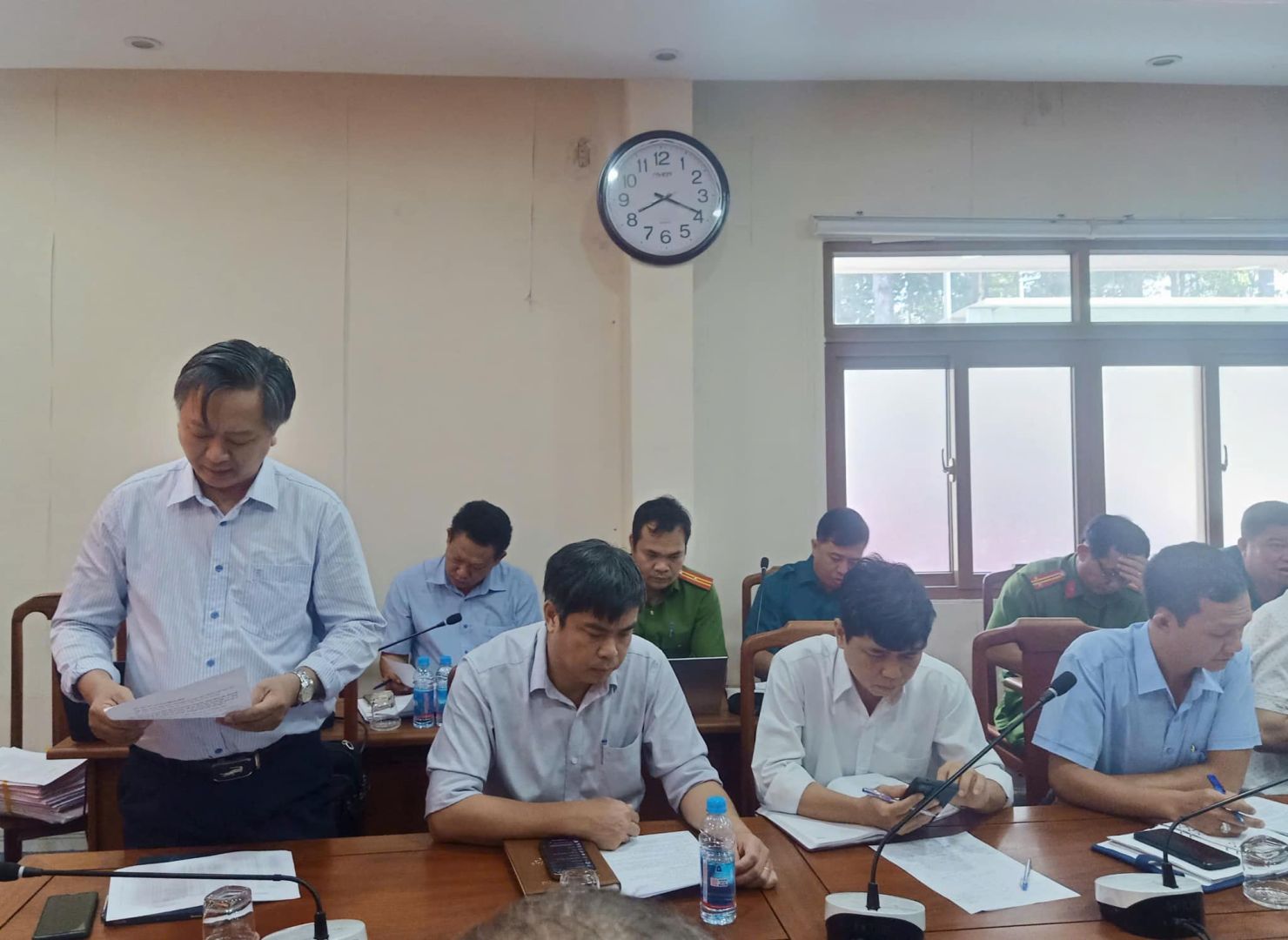 C&oacute; thể l&agrave; h&igrave;nh ảnh về 7 người, mọi người đang học v&agrave; văn bản