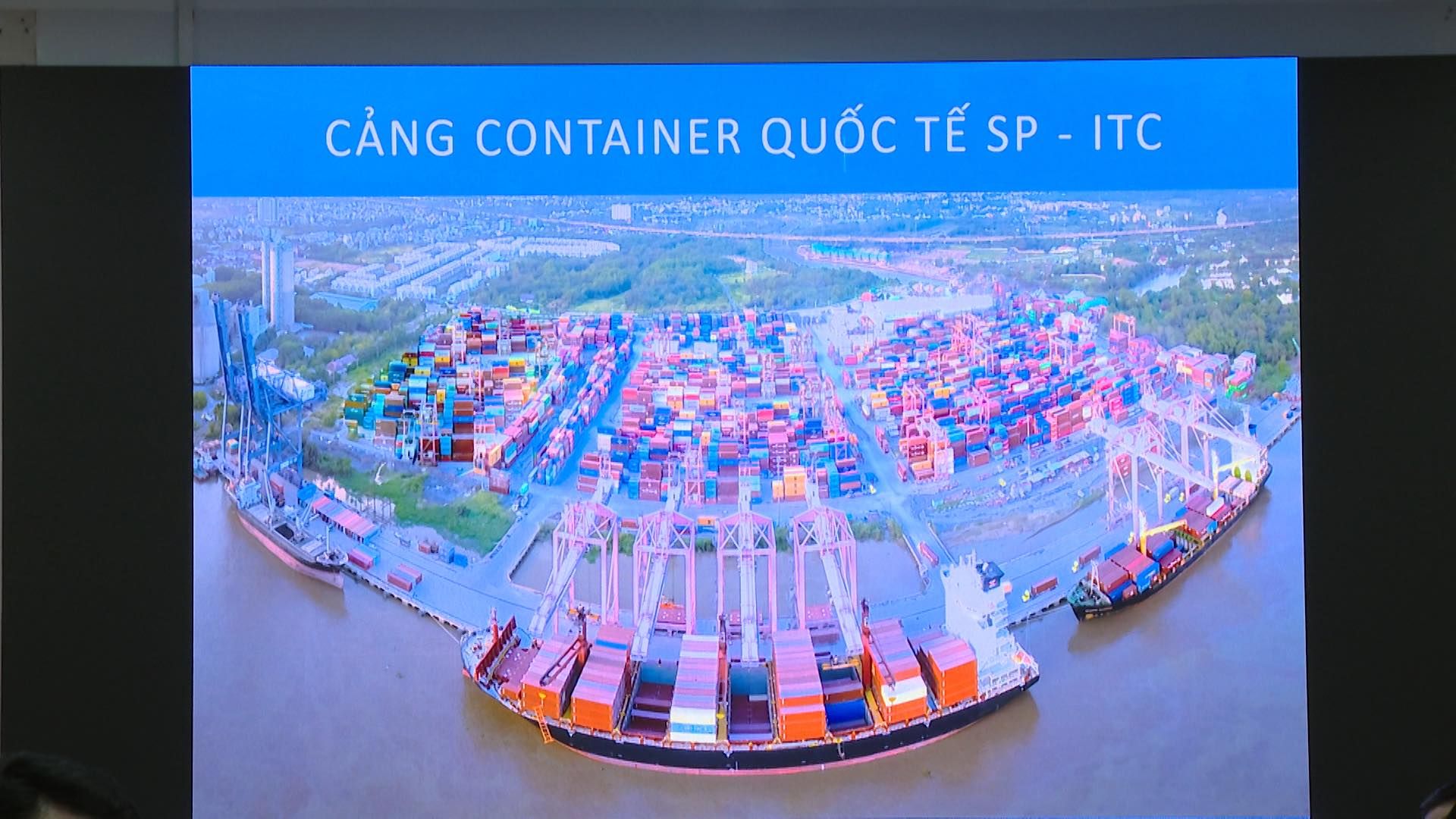 Có thể là hình ảnh về Kênh đào Panama và văn bản