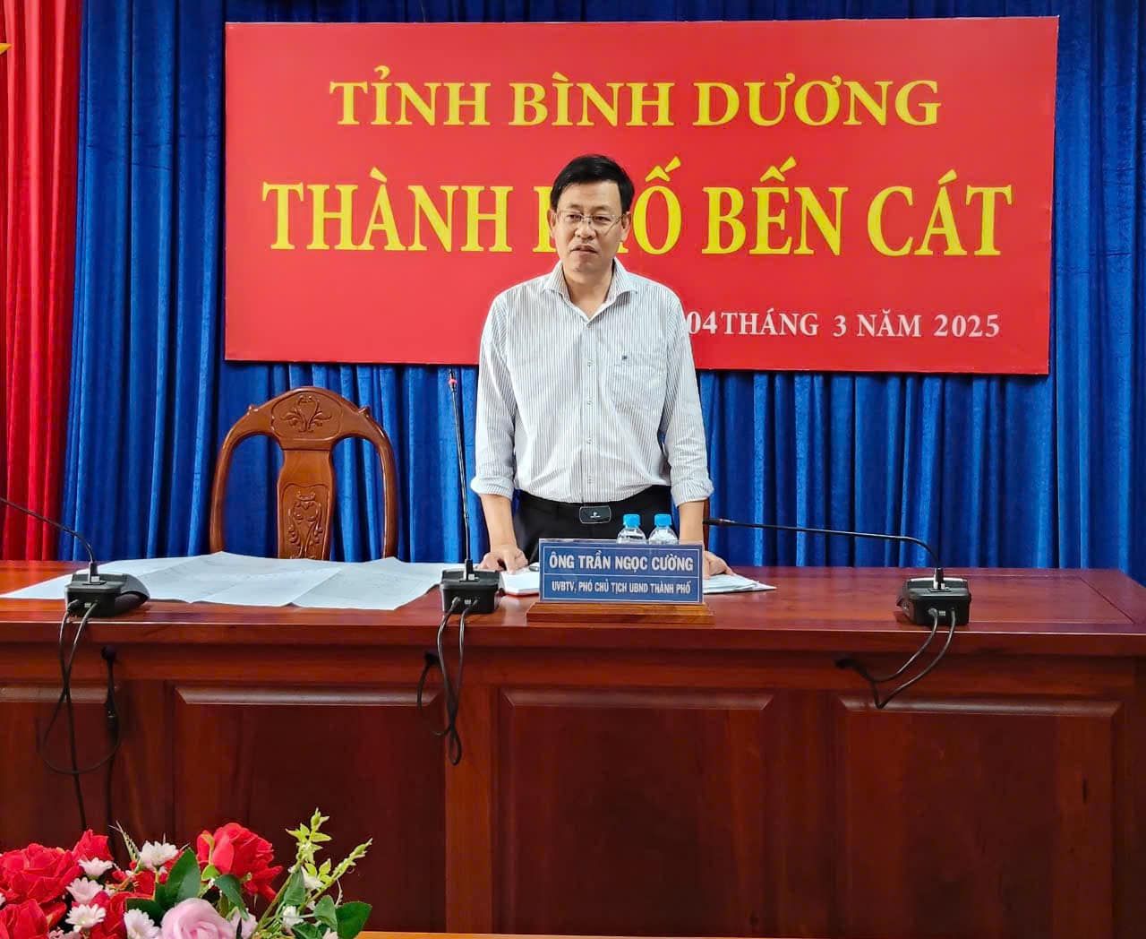 Có thể là hình ảnh về 1 người, phòng tin tức và văn bản cho biết 'TỈNH BÌNH DƯƠNG THÀNH Les PỐ Ố BẾN CÁT 04THÁNG 3NĂM 3 NĂM 2025 ÔNG TRẮN NGỌC CƯỜNG LVSTV, PHO ่ UDK AOO THẢN LÁNH ι6'