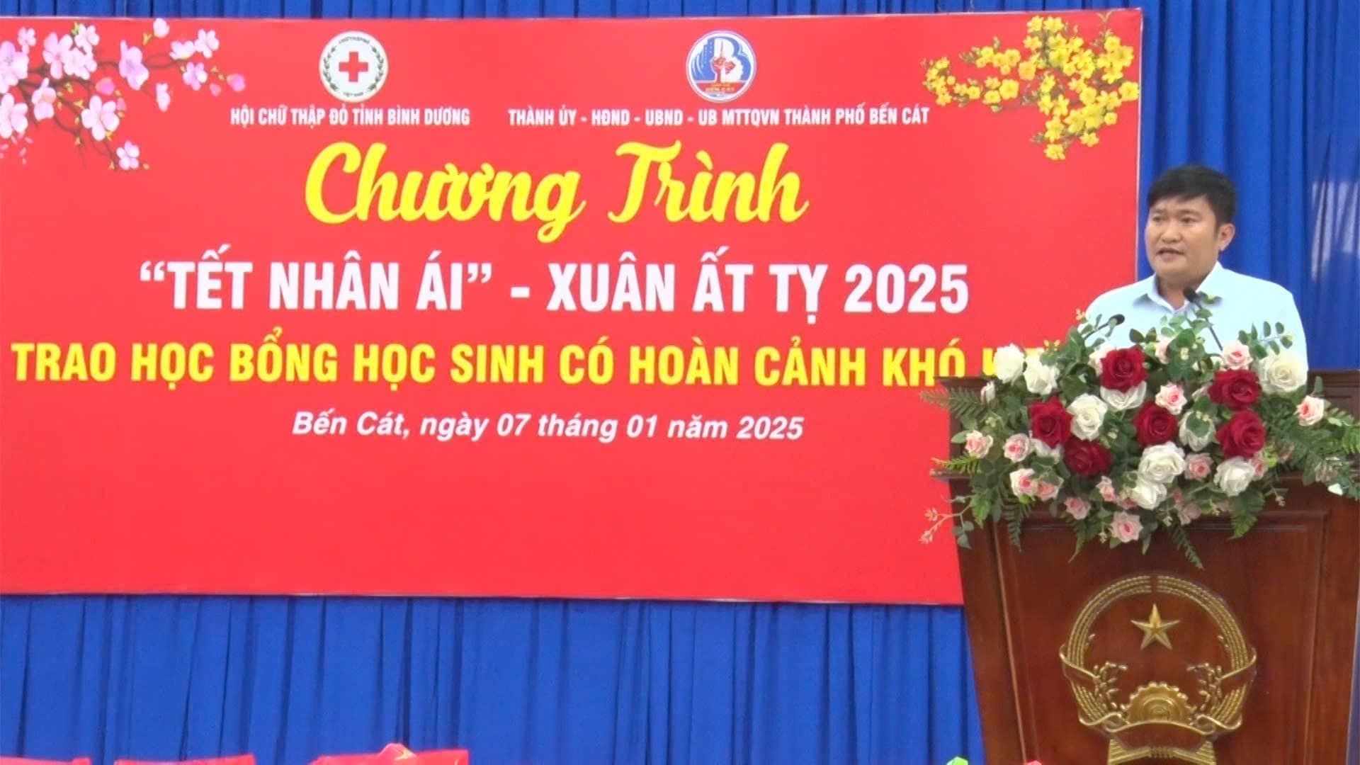 C&oacute; thể l&agrave; h&igrave;nh ảnh về 2 người v&agrave; văn bản
