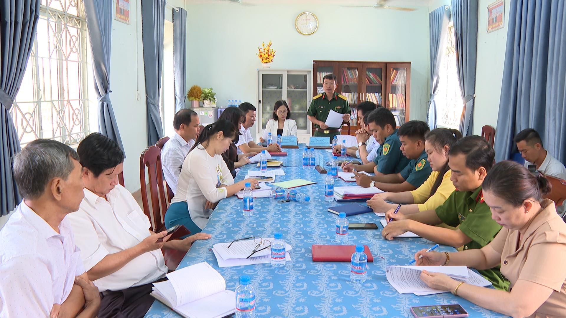 C&oacute; thể l&agrave; h&igrave;nh ảnh về 10 người, mọi người đang học v&agrave; b&agrave;n