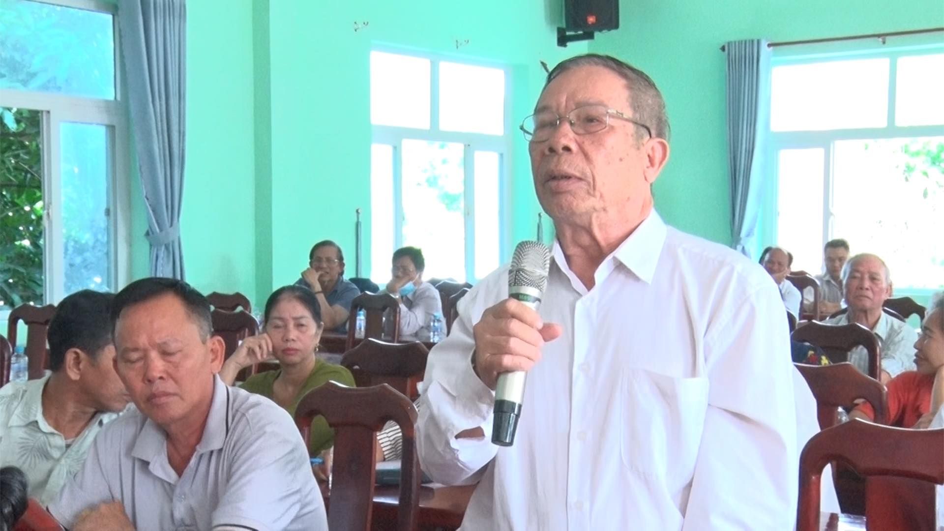 Có thể là hình ảnh về 8 người