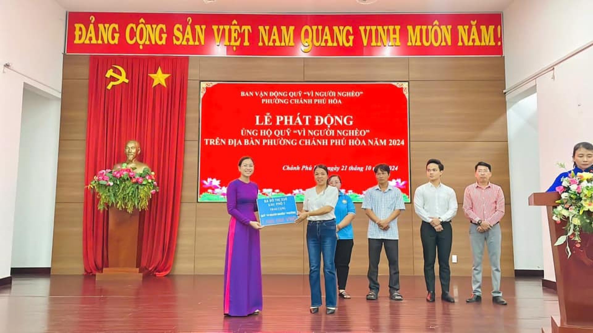 C&oacute; thể l&agrave; h&igrave;nh ảnh về 7 người v&agrave; văn bản