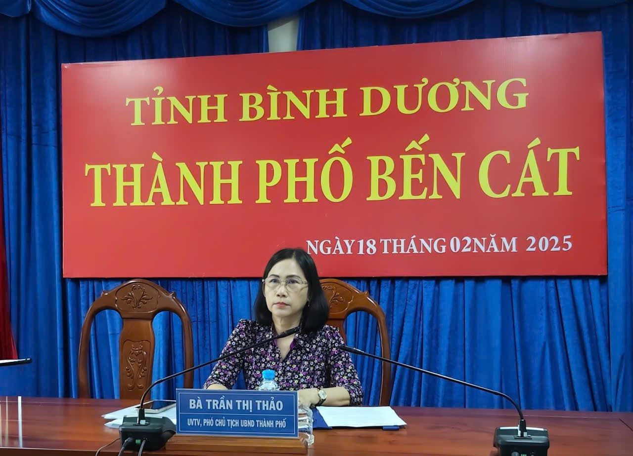 Có thể là hình ảnh về 1 người và văn bản cho biết 'TỈNH BÌNH DƯƠNG THÀNH PHỐ BẾN CÁT NGÀY18 THÁNG 02NĂM 2025 BÀ BÀTRẦNTHỊTHẢO TRẮN THỊ THẢO UVTV PHÓ ,ล่อนกเนอ CHỦ HU T UBND THANH PH6'