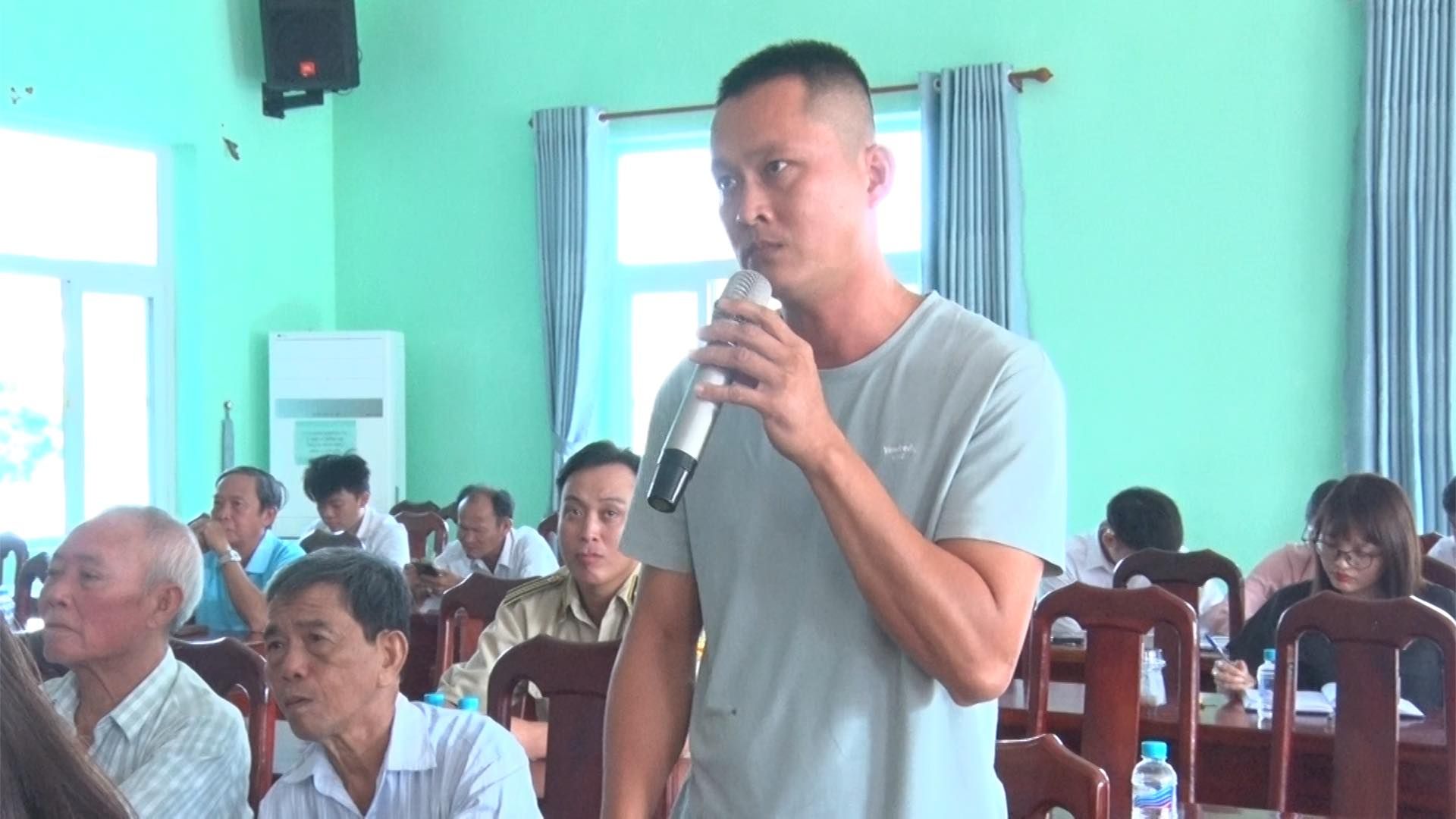 Có thể là hình ảnh về 8 người