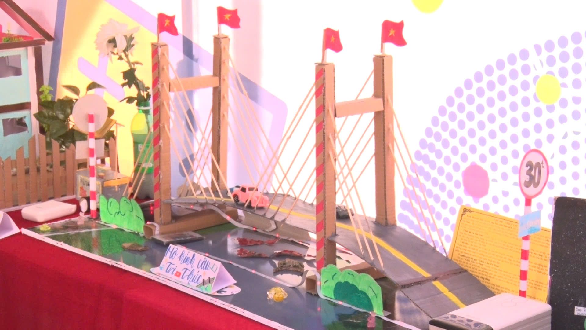 Có thể là hình ảnh về văn bản