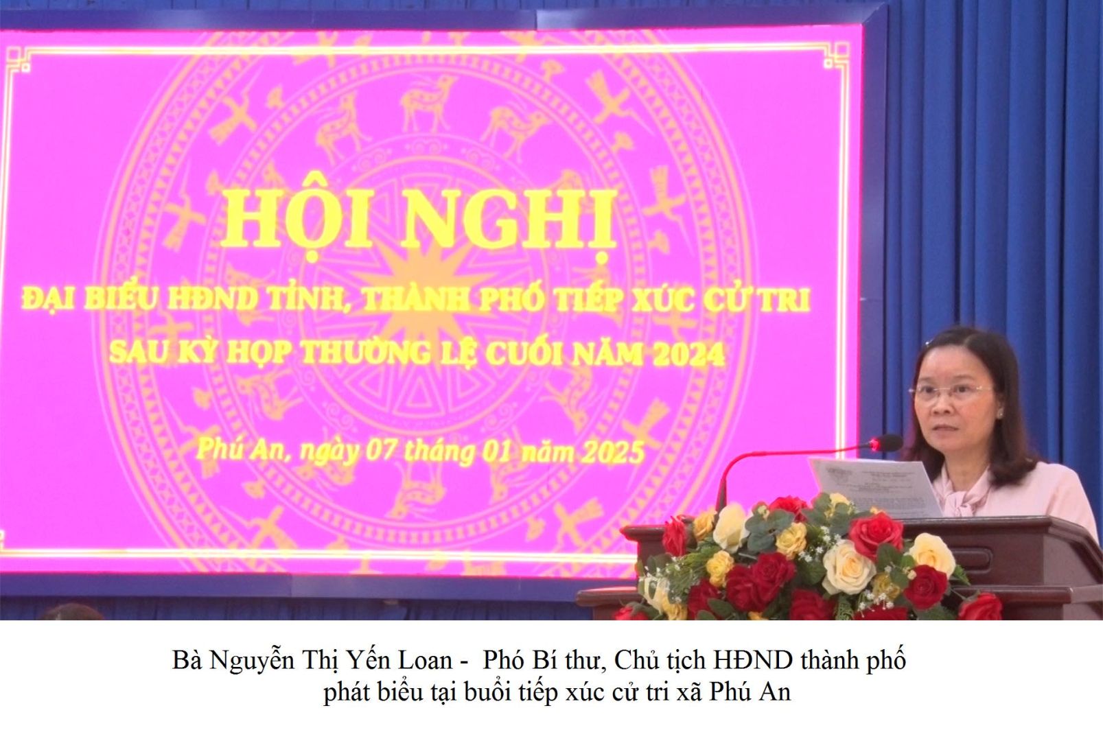Có thể là hình ảnh về 1 người và văn bản