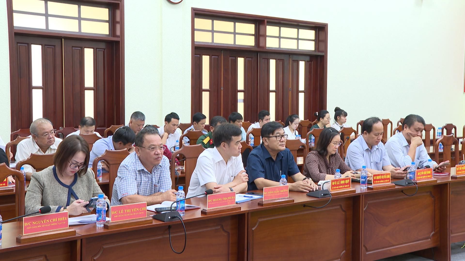 C&oacute; thể l&agrave; h&igrave;nh ảnh về 10 người, mọi người đang học v&agrave; văn bản