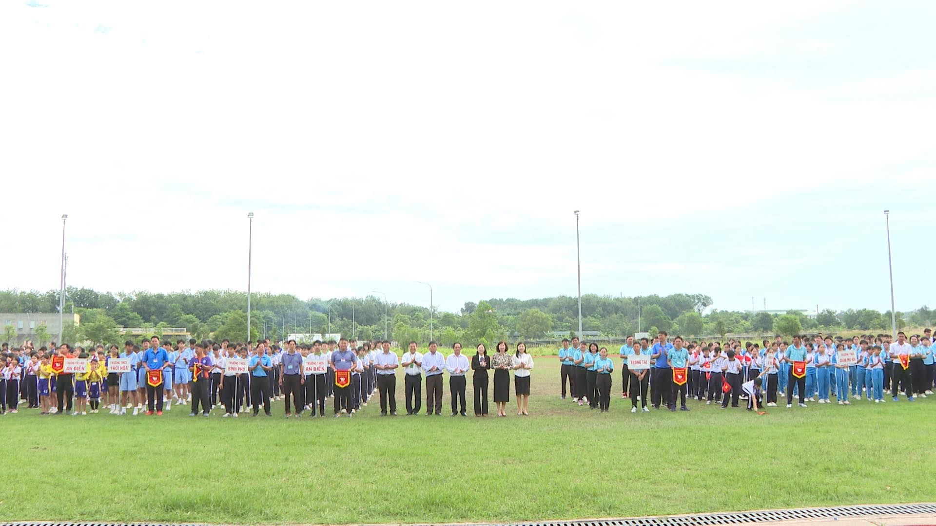 C&oacute; thể l&agrave; h&igrave;nh ảnh về k&egrave;n clarinet