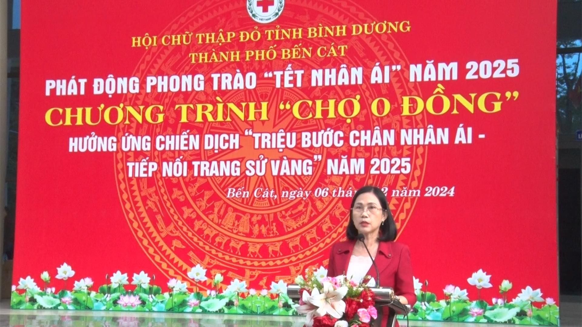 Có thể là hình ảnh về 1 người và văn bản