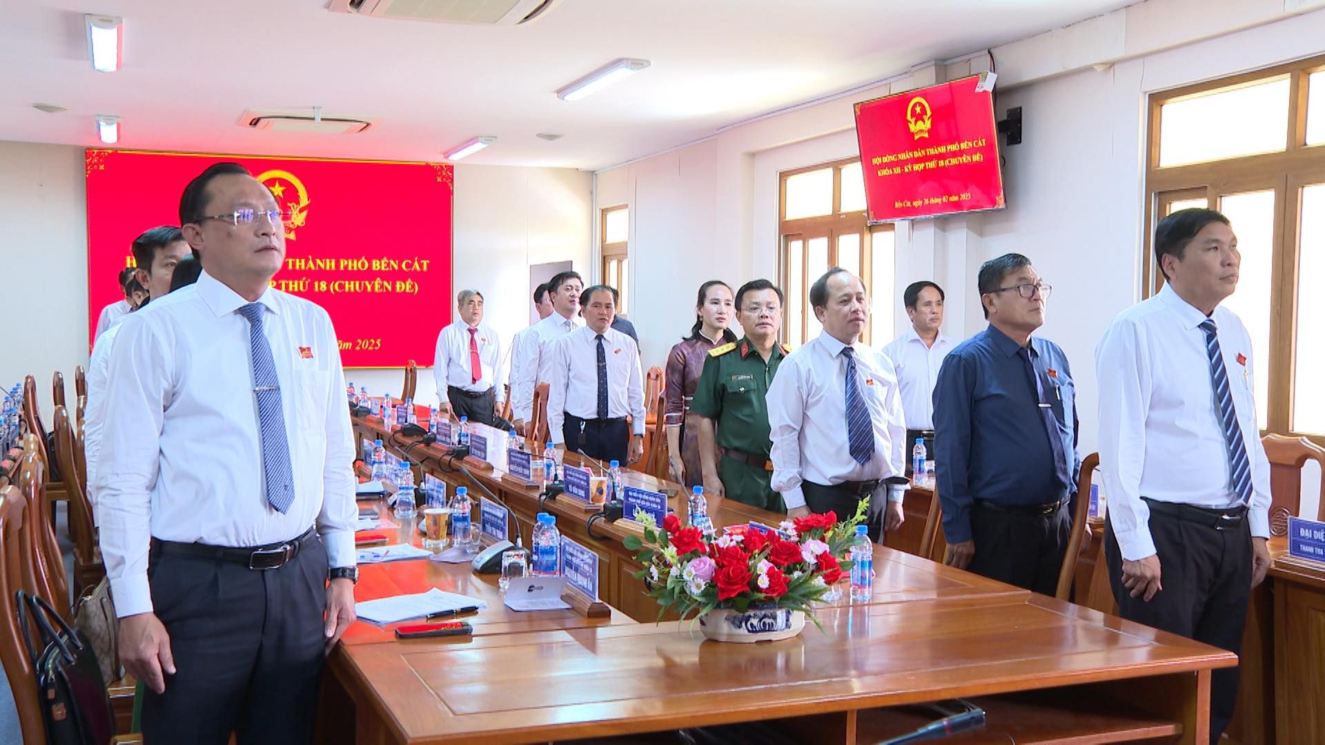 Có thể là hình ảnh về 9 người