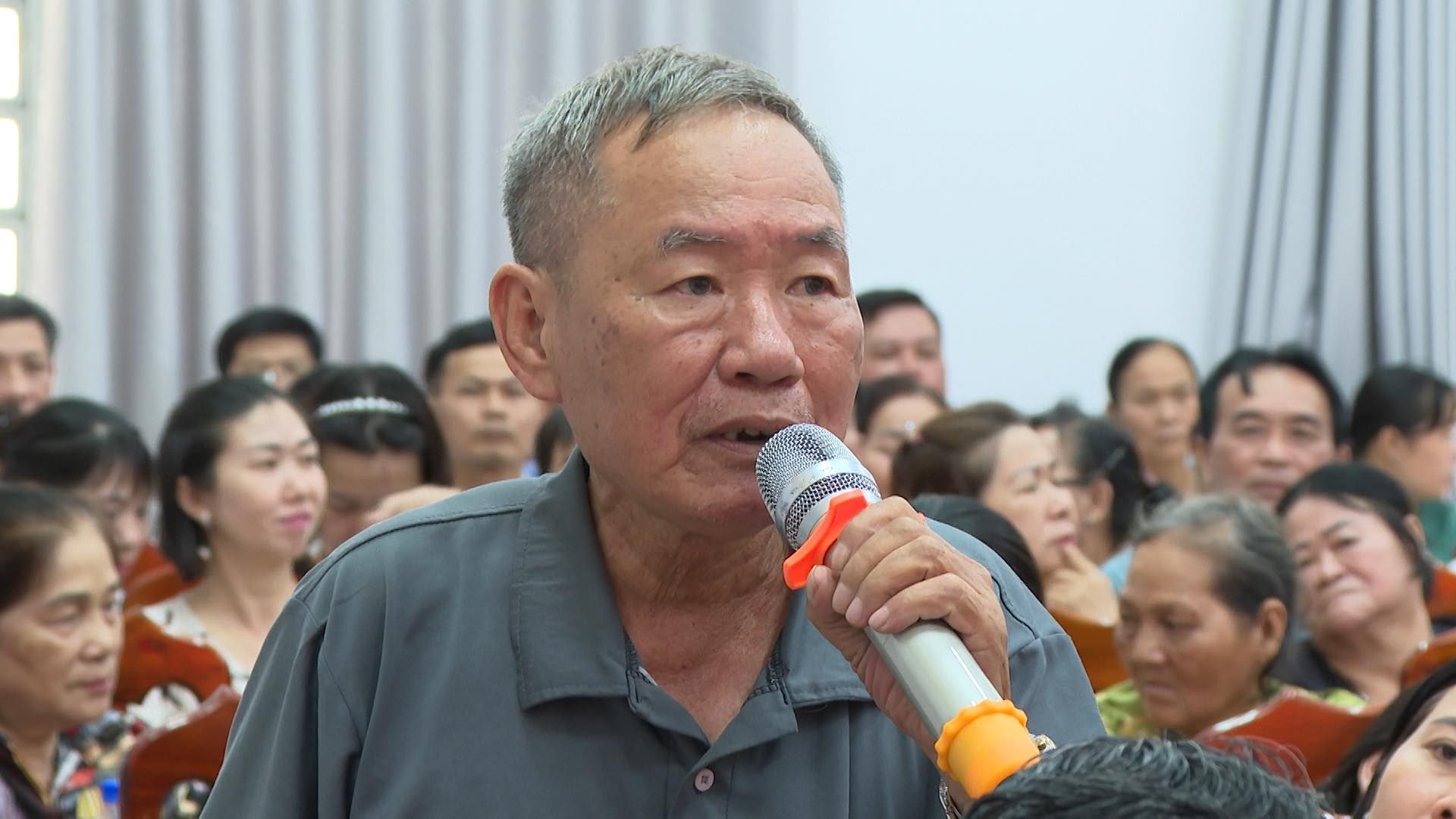 C&oacute; thể l&agrave; h&igrave;nh ảnh về 2 người