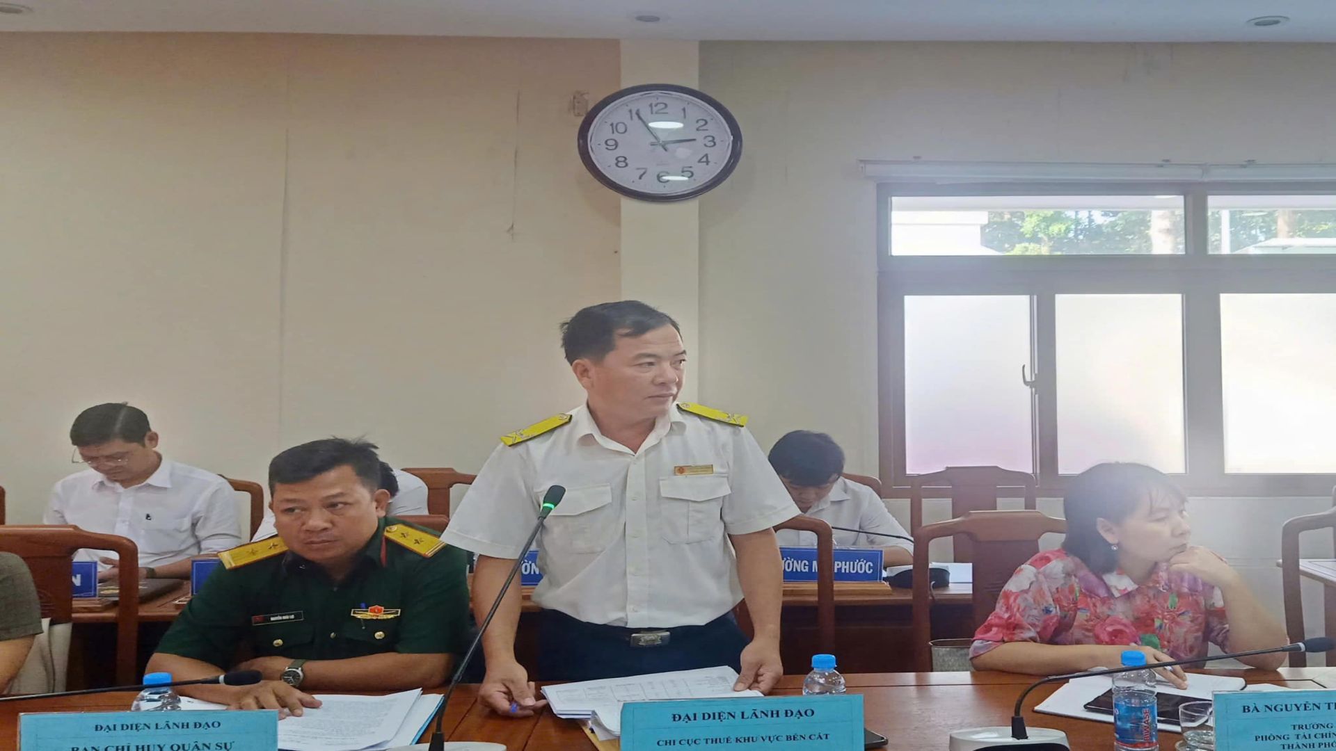 C&oacute; thể l&agrave; h&igrave;nh ảnh về 6 người, mọi người đang học v&agrave; văn bản