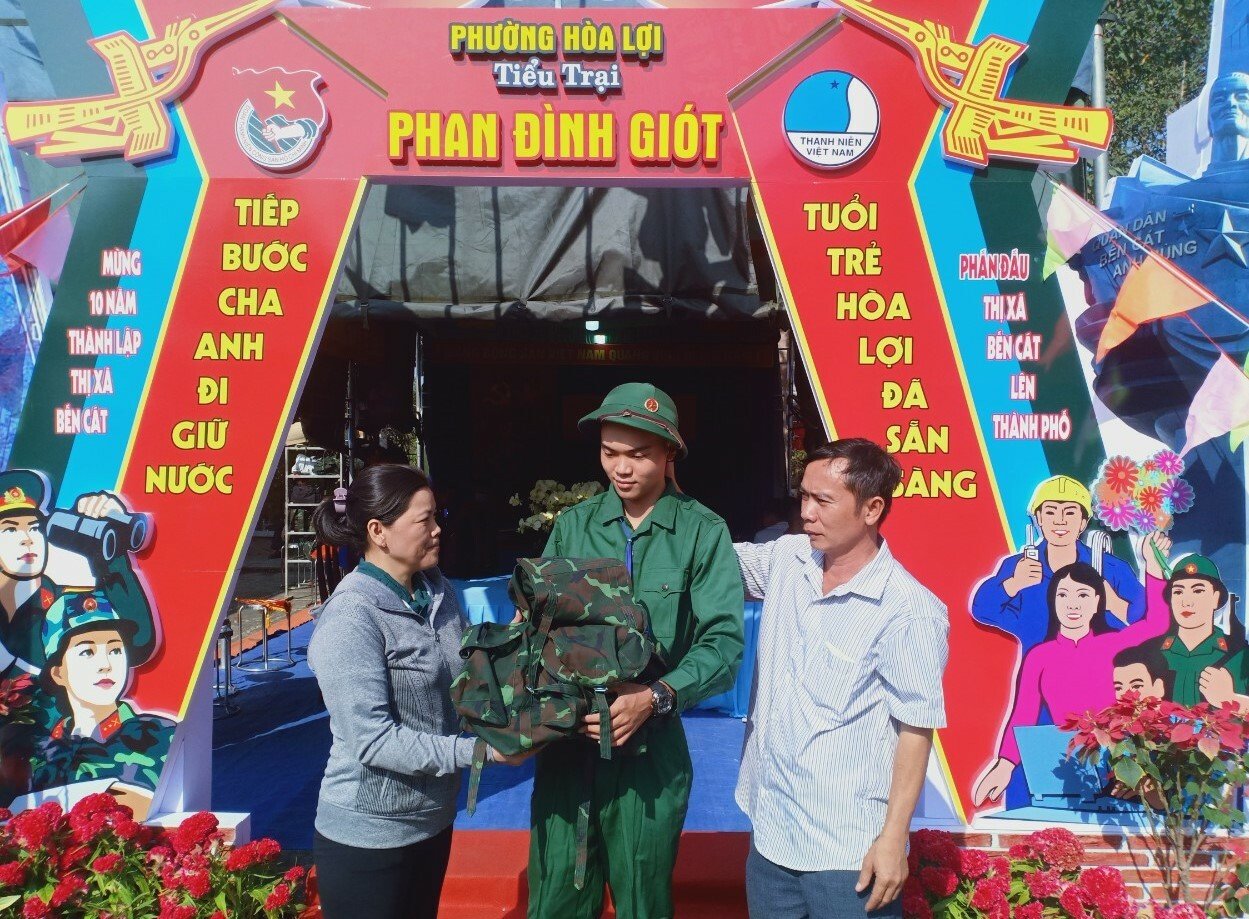 Tân binh Bùi Chí Tâm – từ giảng đường đại học đến quân trường