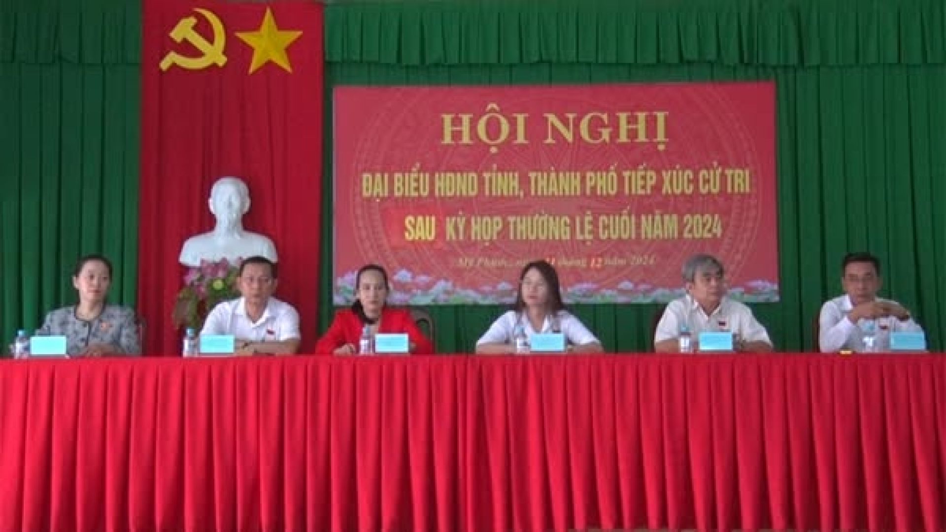 Đại biểu HĐND tỉnh, thành phố tiếp xúc cử tri phường Mỹ Phước sau kỳ họp thường lệ cuối năm 2024