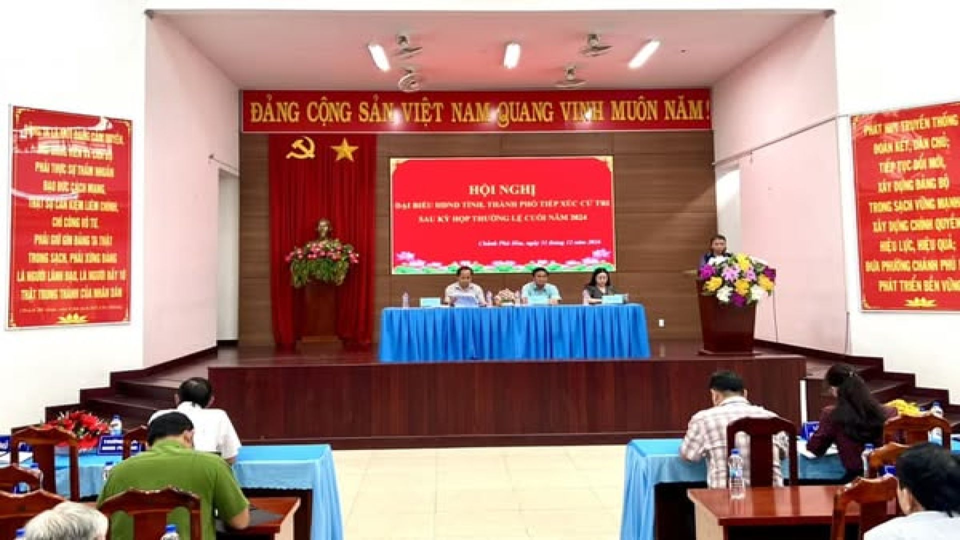 Đại biểu HĐND tỉnh, thành phố tiếp xúc cử tri tại phường Chánh Phú Hòa