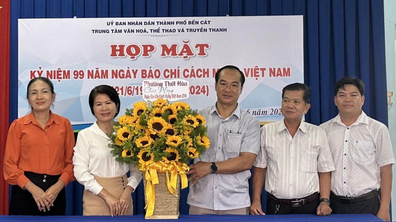Trung tâm Văn hóa, Thể thao và Truyền thanh thành phố Bến Cát họp mặt kỷ niệm 99 năm ngày Báo chí cách mạng Việt Nam