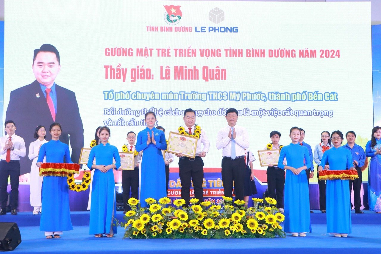 Thầy Lê Minh Quân – Tổ Phó chuyên môn trường THCS Mỹ Phước “Công dân trẻ tiêu biểu tỉnh Bình Dương” năm 2024