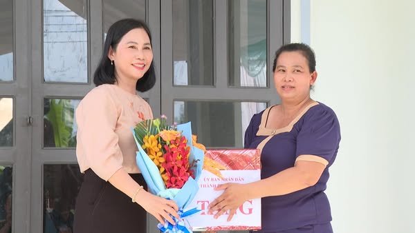 Khánh thành và bàn giao căn nhà tình nghĩa Quân - Dân