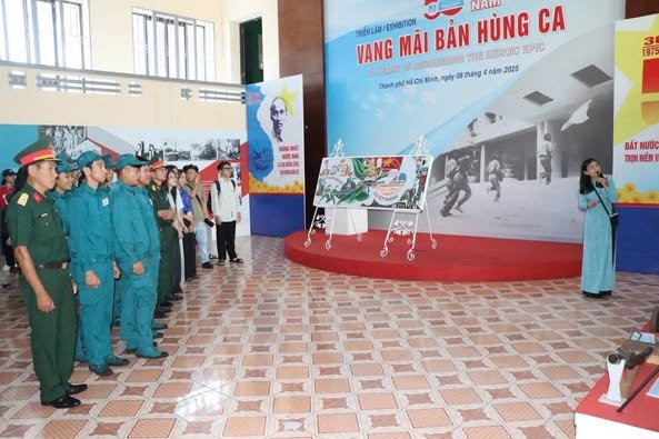 Ban CHQS thành phố về nguồn tại Bảo tàng Chiến dịch Hồ Chí Minh và Bảo tàng Hồ Chí Minh