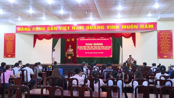 Khai giảng lớp bồi dưỡng kiến thức quốc phòng và an ninh cho đối tượng 4