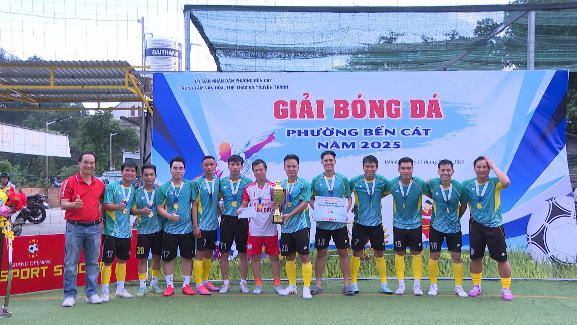 Khối cơ quan Bến Cát xuất sắc đạt giải vô địch cúp bóng đá phường Bến Cát năm 2025