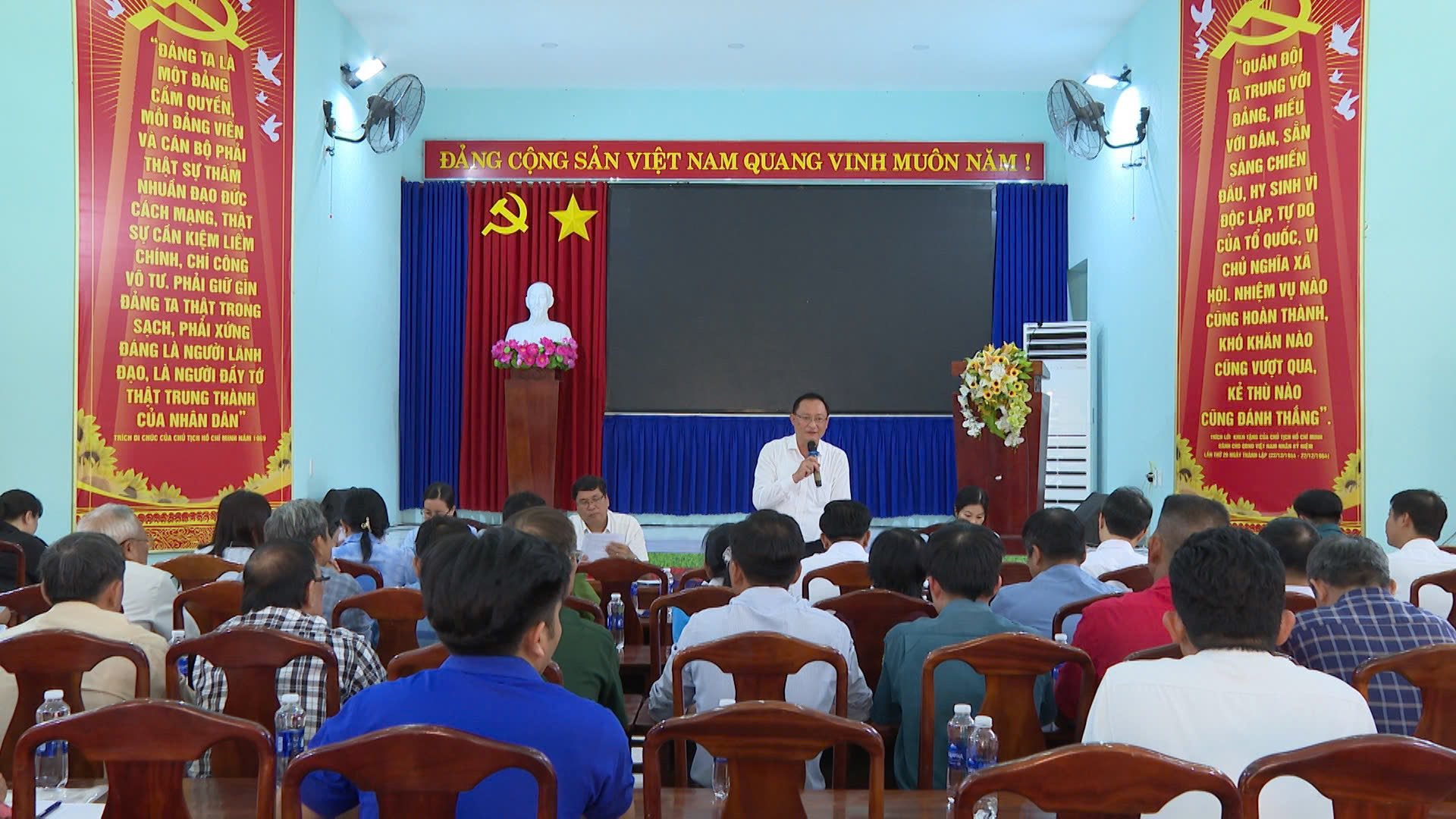 Thường trực Đảng ủy thăm và làm việc các khu phố Bến Tượng, Lai Khê, Cầu Sắt và khu phố Cầu Đôi