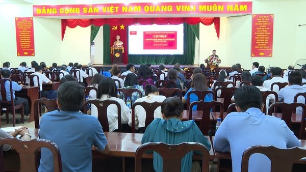 Cập nhật kiến thức quốc phòng và an ninh cho cán bộ, công chức, viên chức và đại biểu HĐND cấp xã