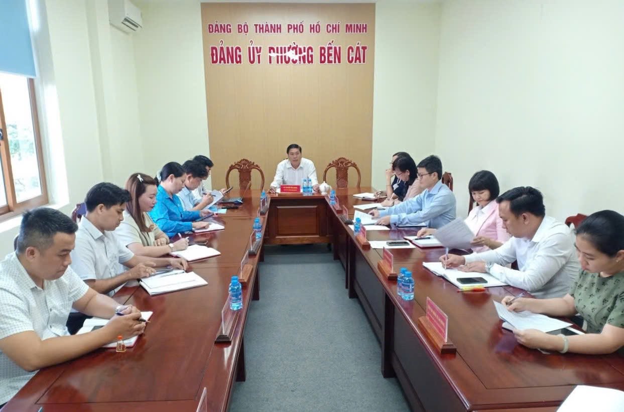 Bến Cát họp công tác xây dựng Đảng, Mặt trận và các tổ chức chính trị - xã hội tháng 10/2025