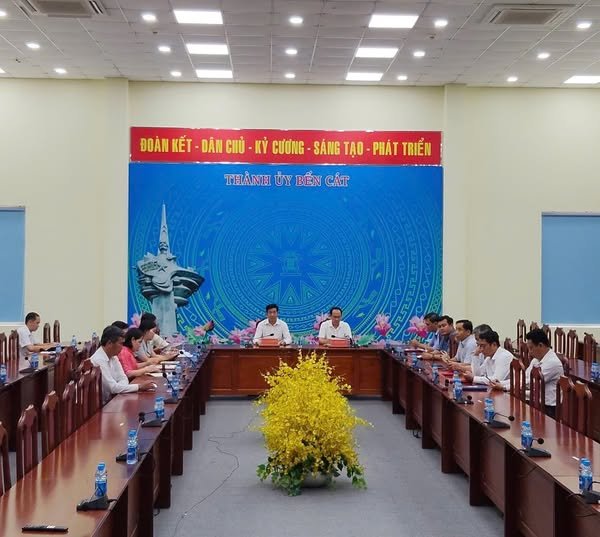 Hội nghị trực tuyến báo cáo tiến độ thực hiện công tác bồi thường, giải phóng mặt bằng thi công dự án Đường Cao tốc thành phố Hồ Chí Minh - Thủ Dầu Một - Chơn Thành và Vành đai 4 thành phố Hồ Chí Minh