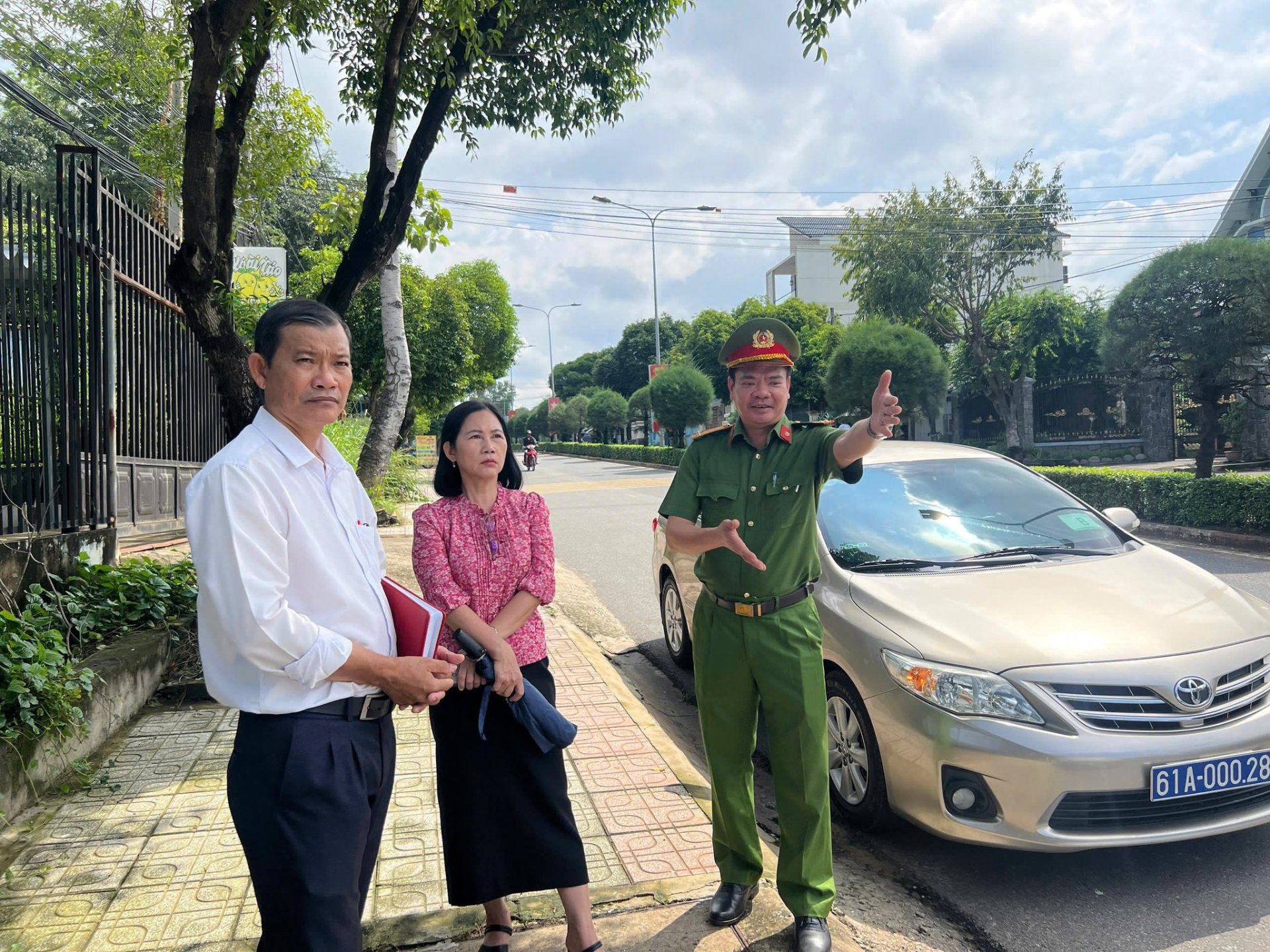 Phường Bến Cát khảo sát thực tế các công trình giao thông và công viên