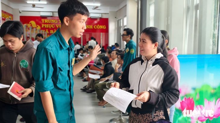 B&agrave; Điểm - x&atilde; đ&ocirc;ng d&acirc;n bậc nhất TP.HCM: 2 ng&agrave;y sau s&aacute;p nhập đ&atilde; giải quyết hơn 600 hồ sơ - Ảnh 6.